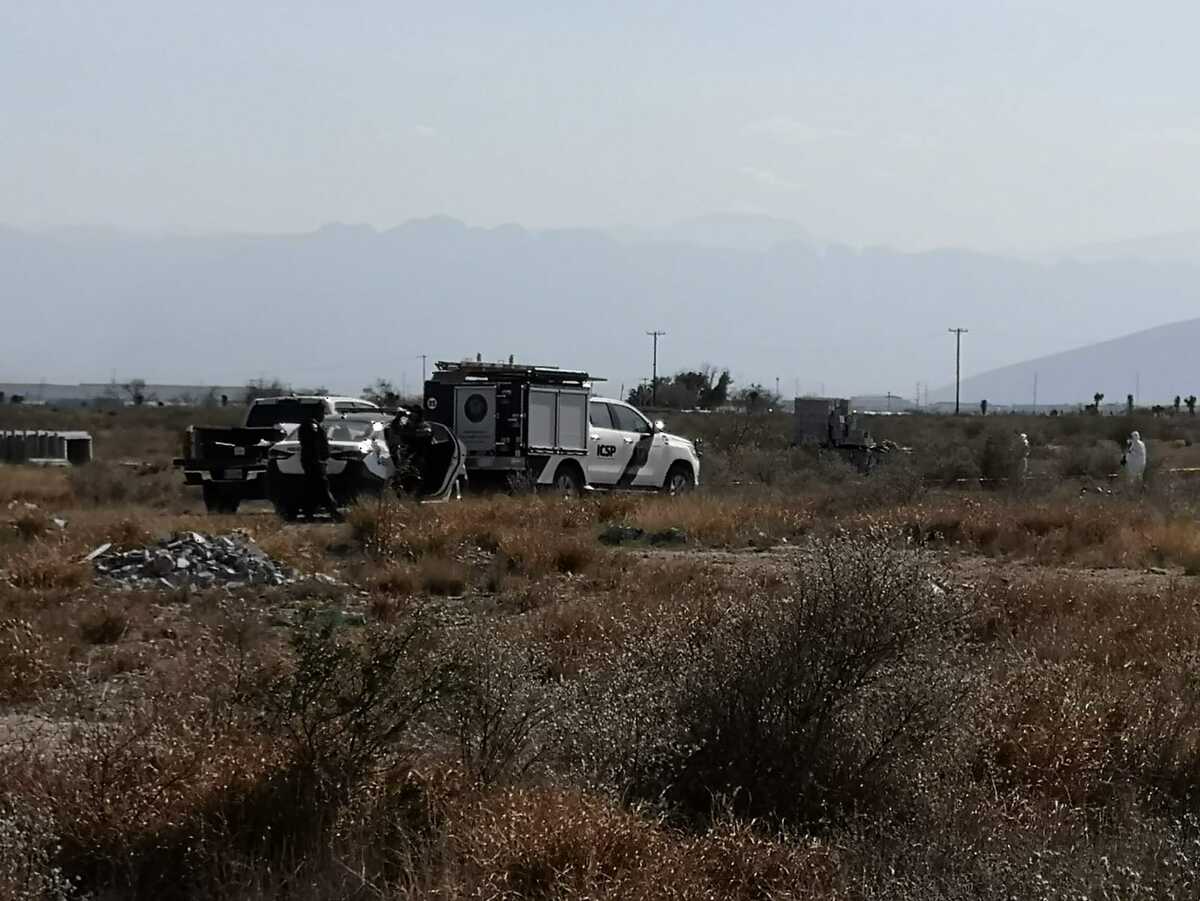 Al acercarse descubrieron a un hombre, el cual se encontraba inconsciente y con varias manchas de sangre alrededor del cuerpo.