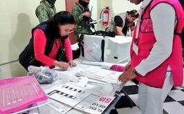 La iniciativa busca que los funcionarios de casilla puedan transmitir en vivo los escrutinios/ Archivo.