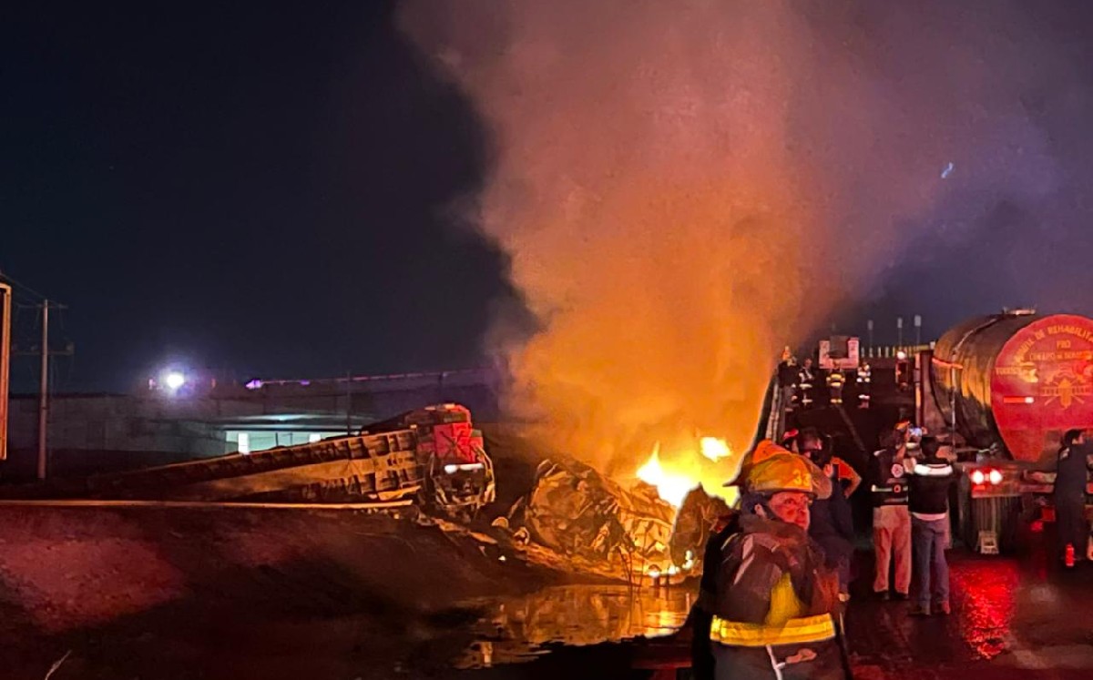 Gómez Palacio. Descarrilamiento de un tren provoca un fuerte incendio Gómez Palacio. Descarrilamiento de un tren provoca un fuerte incendio