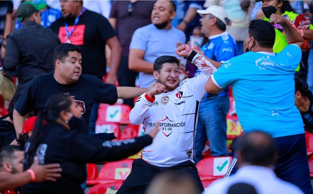 Aún no hay detenidos pòr la riña en el partido de Querétaro vs Atlas, informaron autoridades / Imgo7