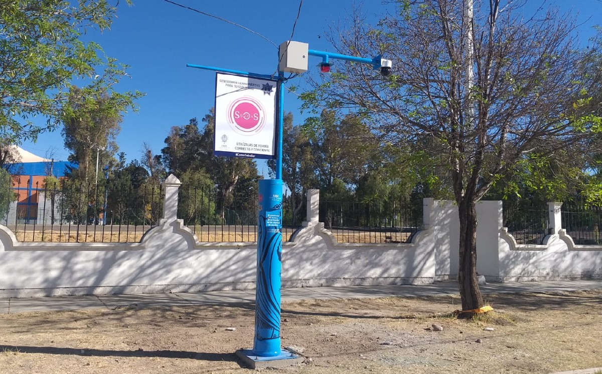 IMM entrega dos botones de pánico en Durango