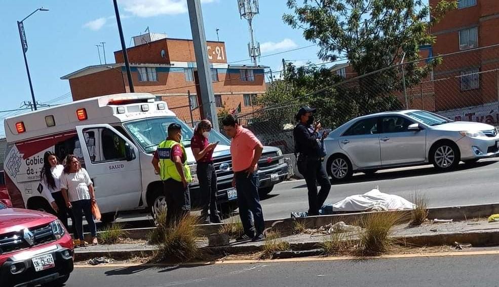 Motociclista muere en Periférico Ecológico y 11 Sur / Jesús Zavala
