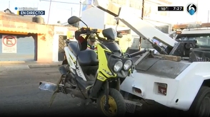 Un hombre que viajaba en su motocicleta, falleció tras derrapar en calles de Puebla.