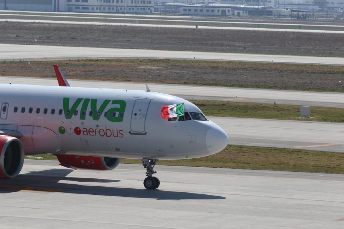 El primer vuelo que aterrizó en el AIFA venía procedente de Guadalajara / Jorge Carballo