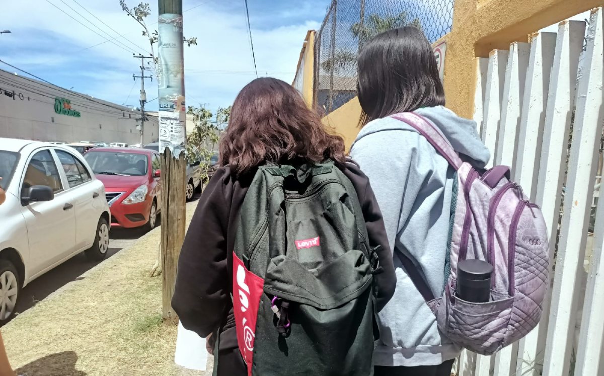 Estudiantes de la Escuela Secundaria Mixta 46 Juan Rulfo / Josefina Ruiz