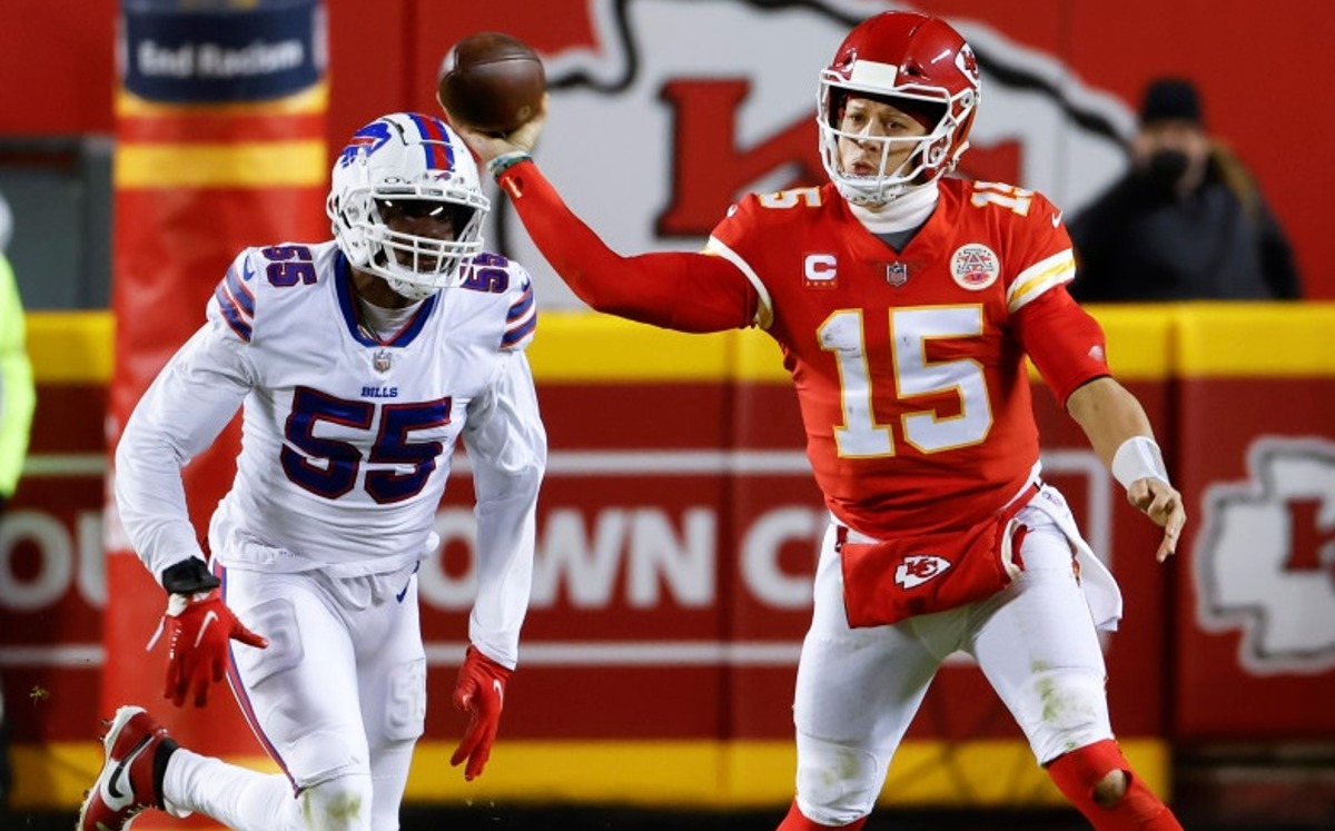 Patrick Mahomes y los Chiefs vencieron a los Bills en uno de los mejores juegos de playoffs en la historia.