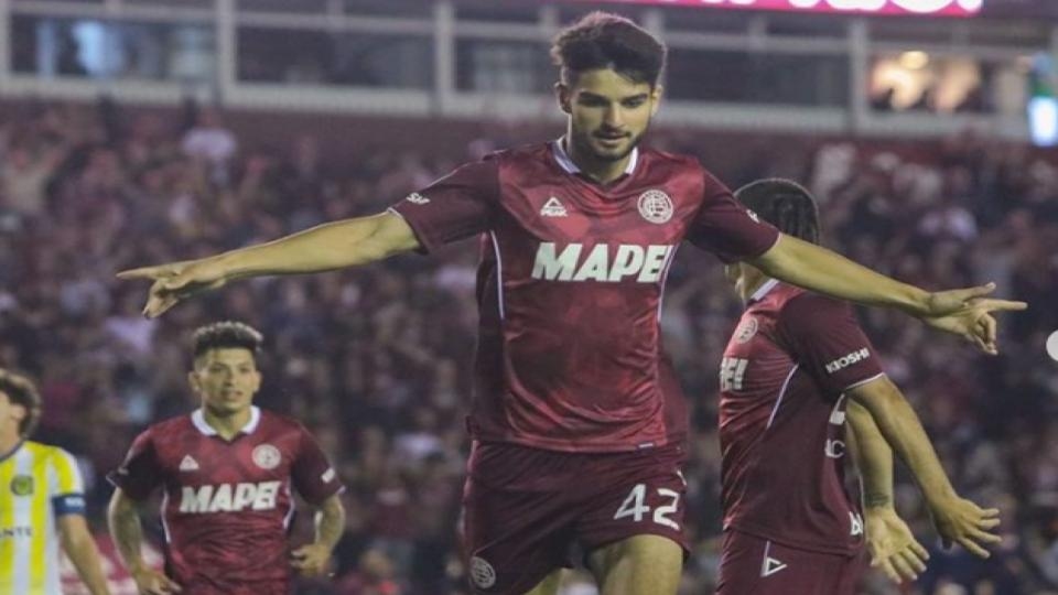 José Manuel López, delantero del Lanús / @flacolopez_10
