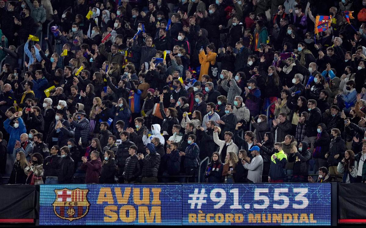 Récord de asistencia para partido femenil entre Barcelona y Real Madrid
