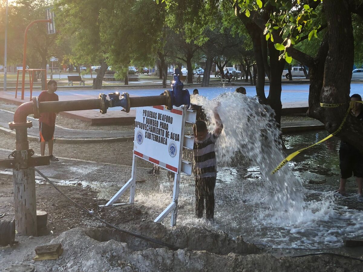 Parque en San Nicolás queda inundado por trabajos de AyD