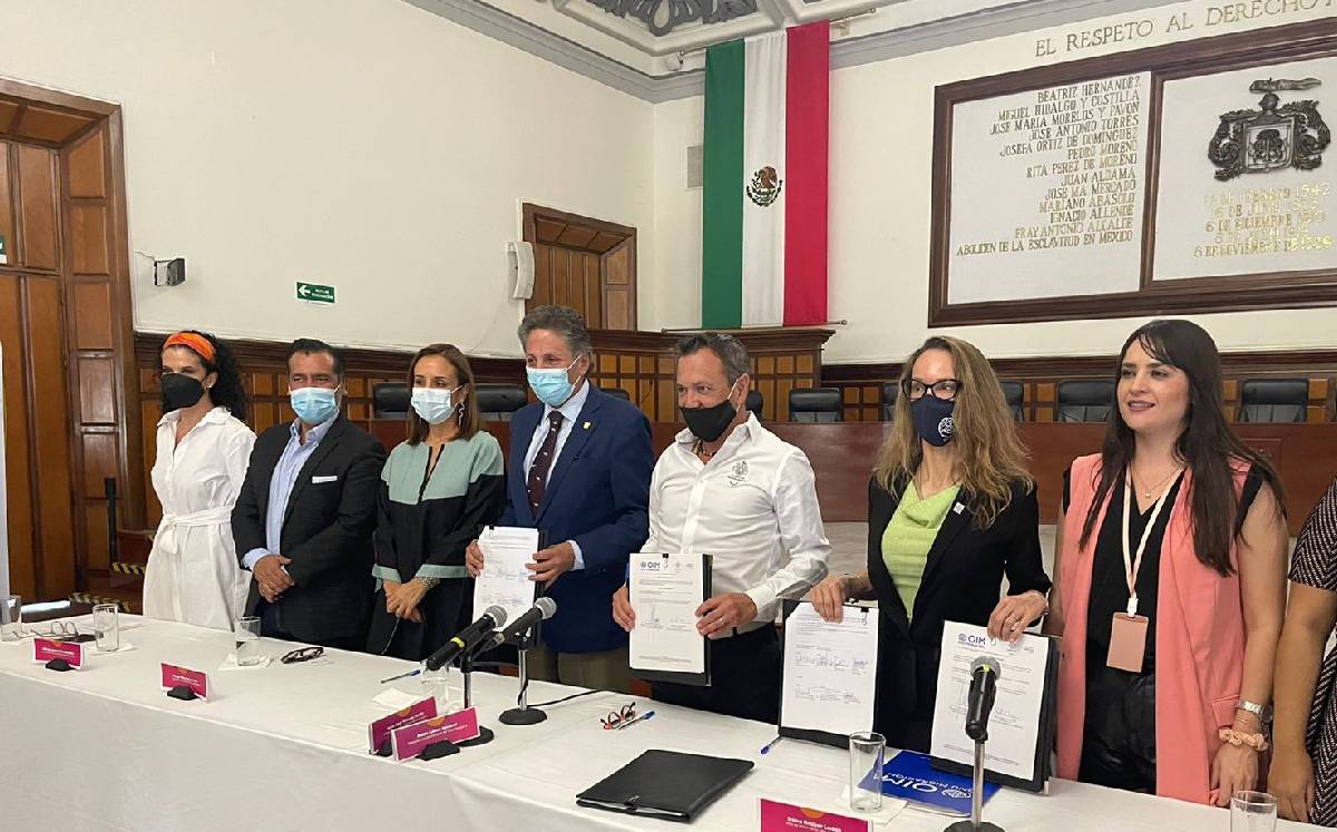Alcaldes de Guadalajara y Zapopan firman convenio a favor de las personas que migran | Karla Victoria Rodríguez