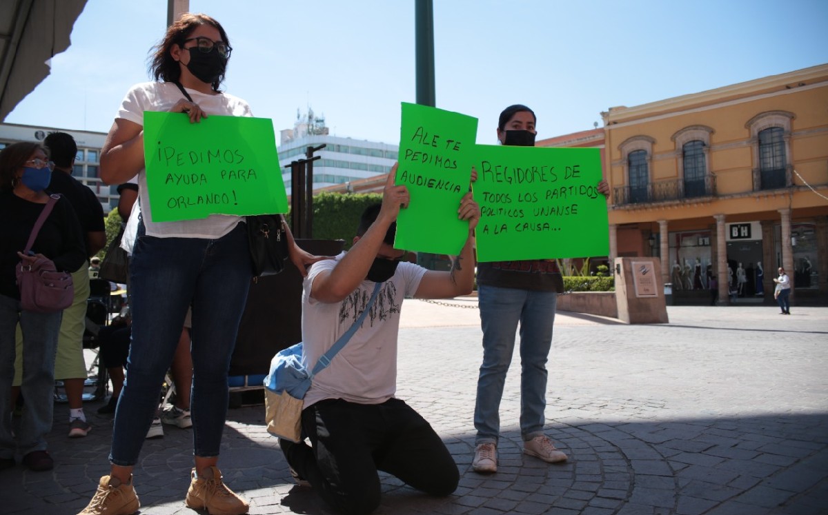 Acudió con las autoridades municipales y con su familia esperaron a ser atendidos / Dany Béjar