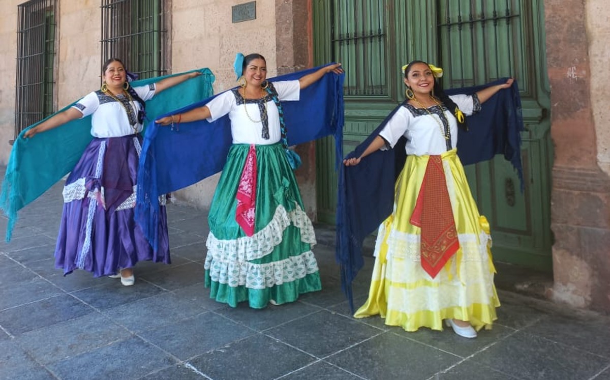 Bailarinas en el Museo de la Moreña, La Barca Bailarinas en el Museo de la Moreña, La Barca