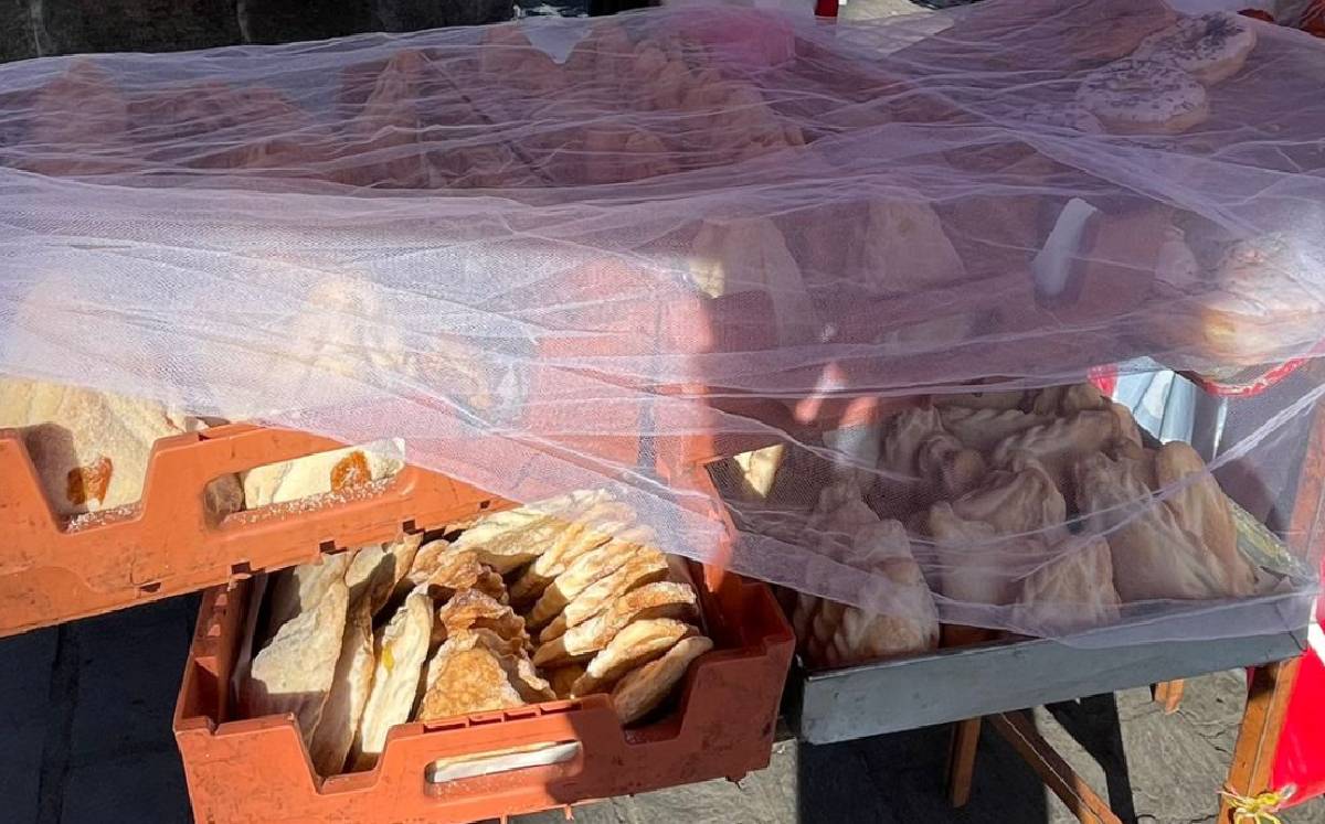 Las tradicionales empanadas ya están situadas en los alrededores de San Juan de Dios. Ricardo Valdivia