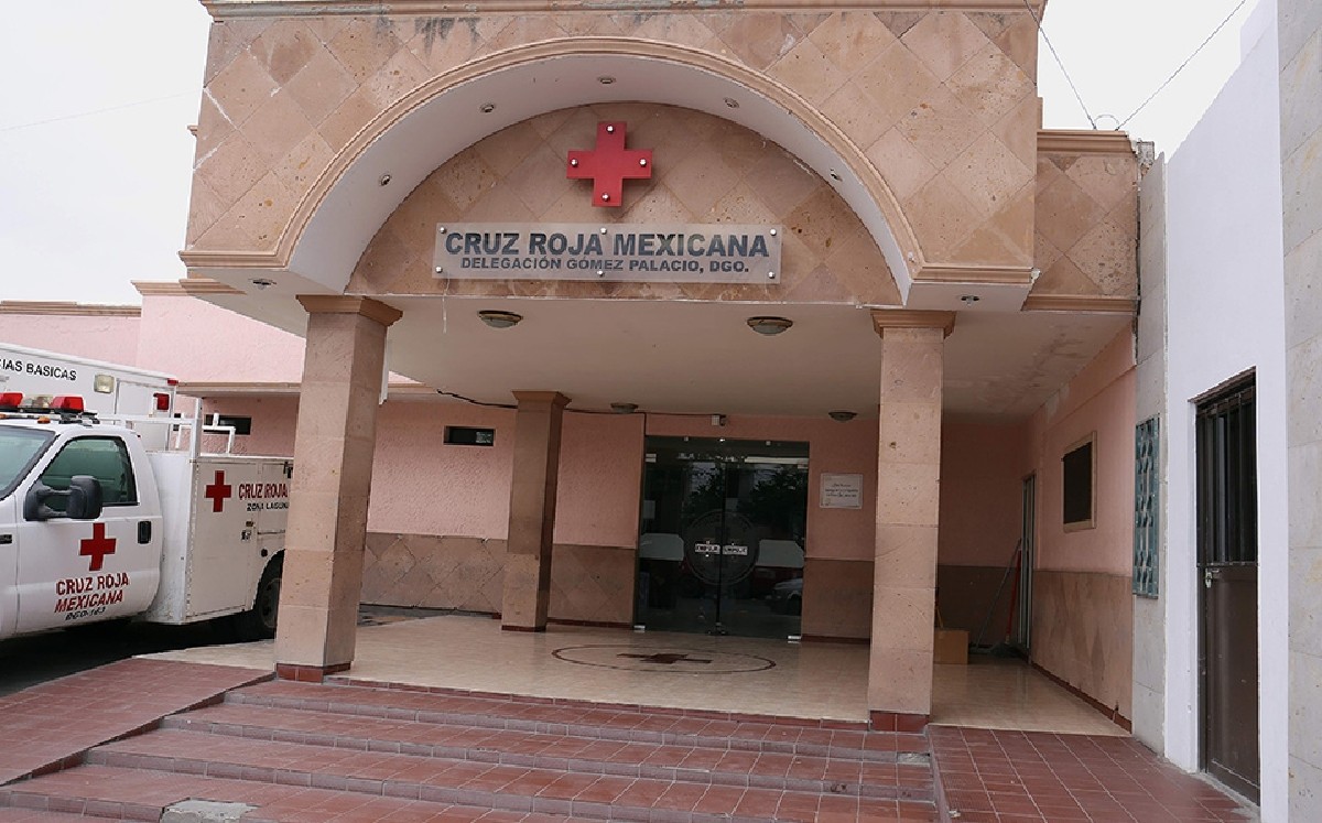 Lerdo. Menor gravemente herido por caída de espectacular