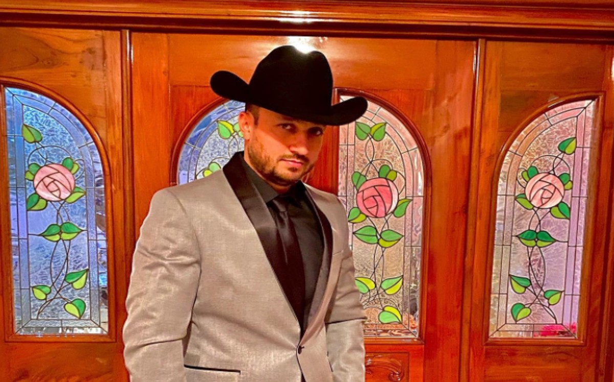 A través de redes sociales, se dio a conocer que asesinaron al youtuber Compa Jorge afuera de su casa.