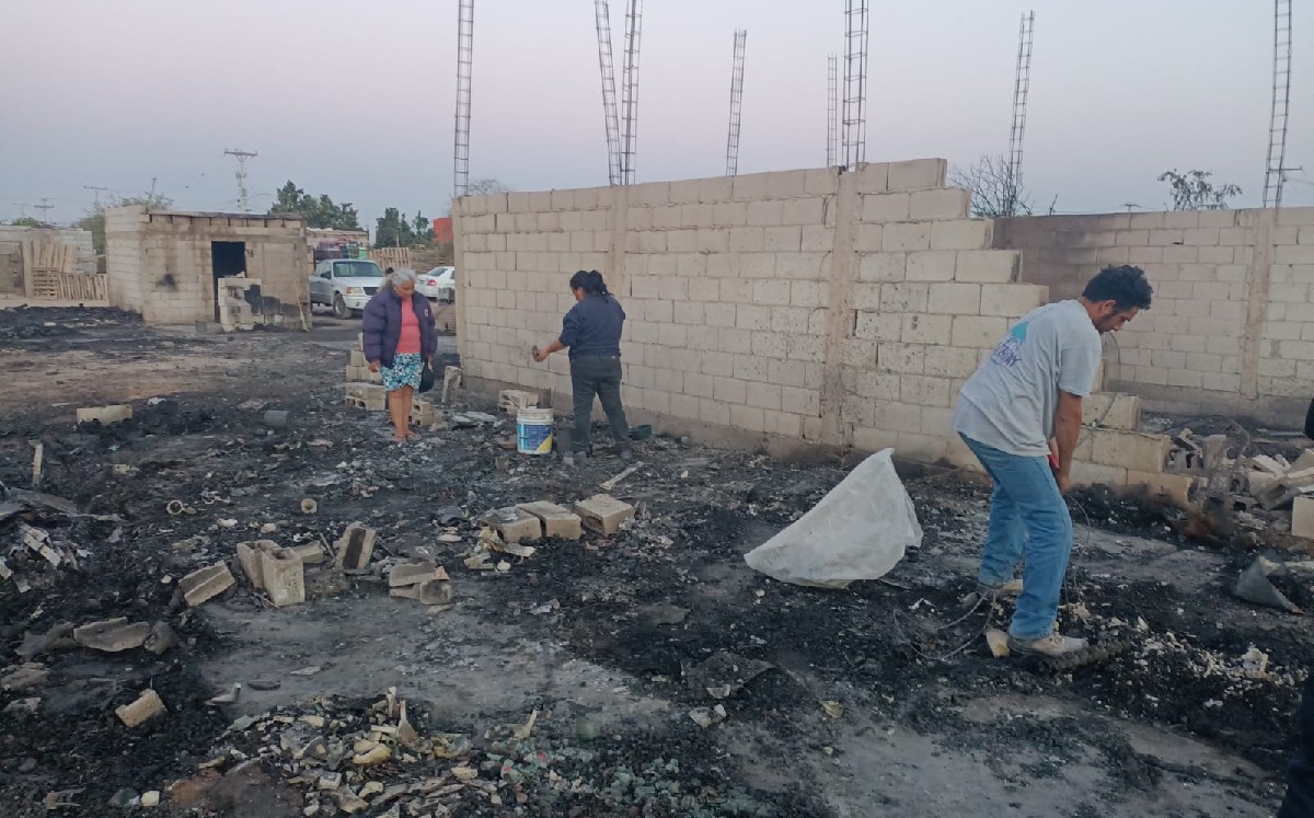 Torreón. Familias duermen entre cenizas tras incendio Torreón. Familias duermen entre cenizas tras incendio