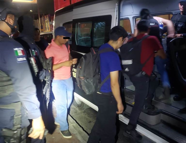 Encuentran a 12 migrantes en hotel del Centro de Monterrey / Cortesía