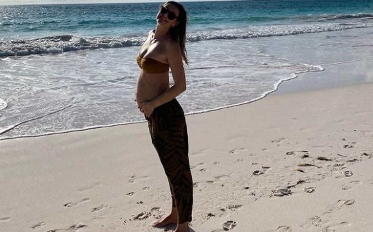 Maria Sharapova presume su embarazo al festejar su cumpleaños