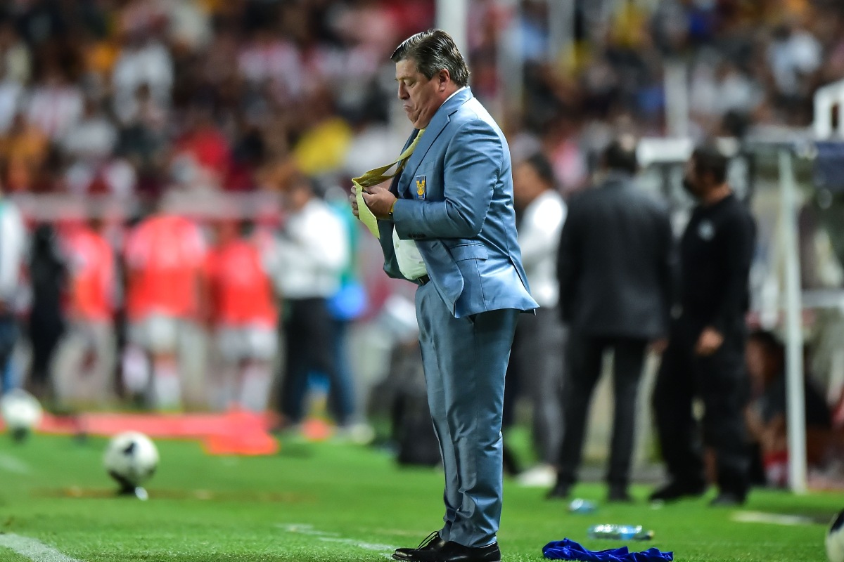 Miguel Herrera, técnico de Tigres, durante el partido ante el Necaxa / Mexsport