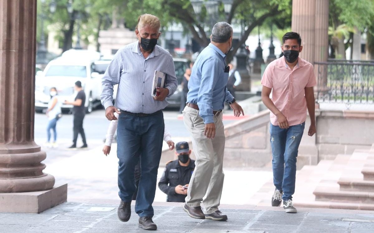 Padre de Yolanda Martínez se reúne con Samuel García. / Jorge López