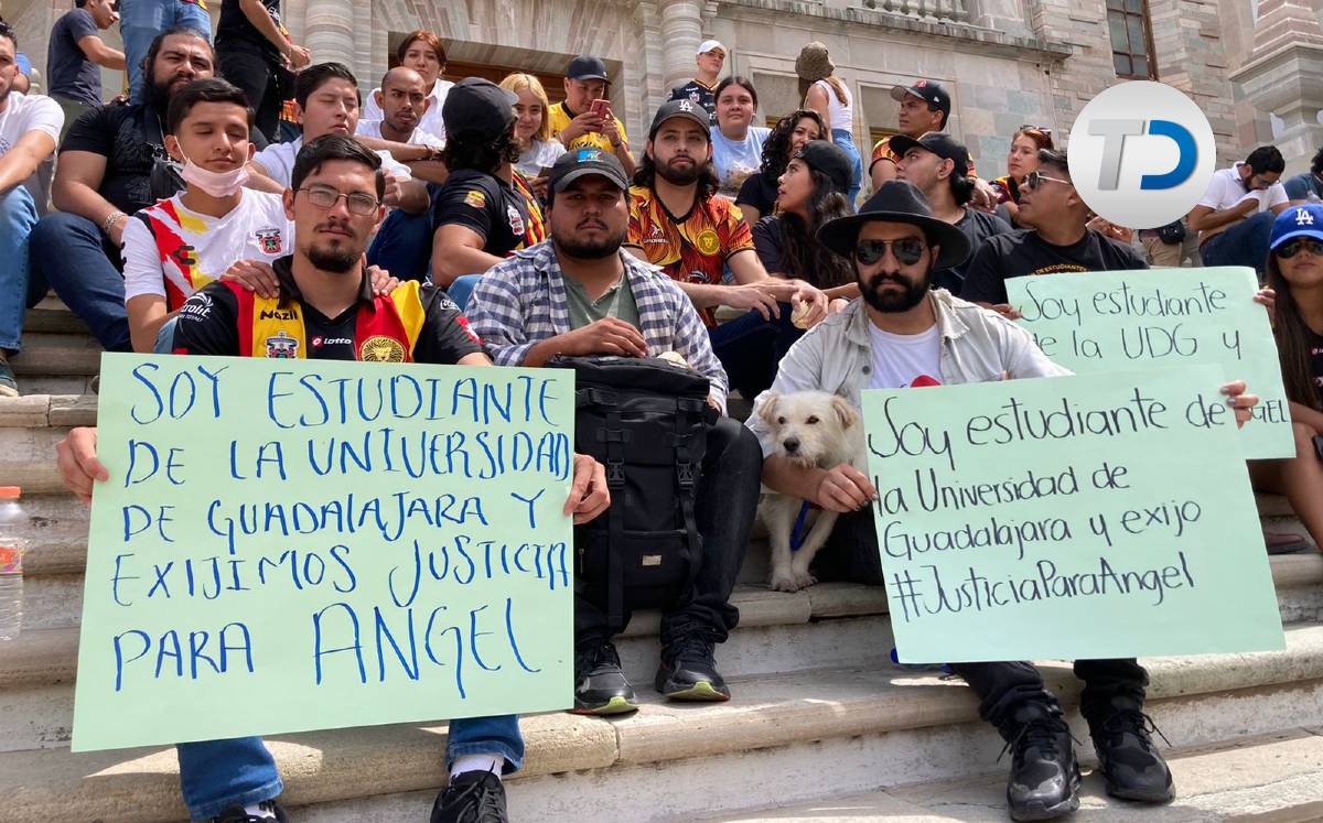 Estudiantes de la UdeG apoyan en marcha por asesinato de Ángel Yael