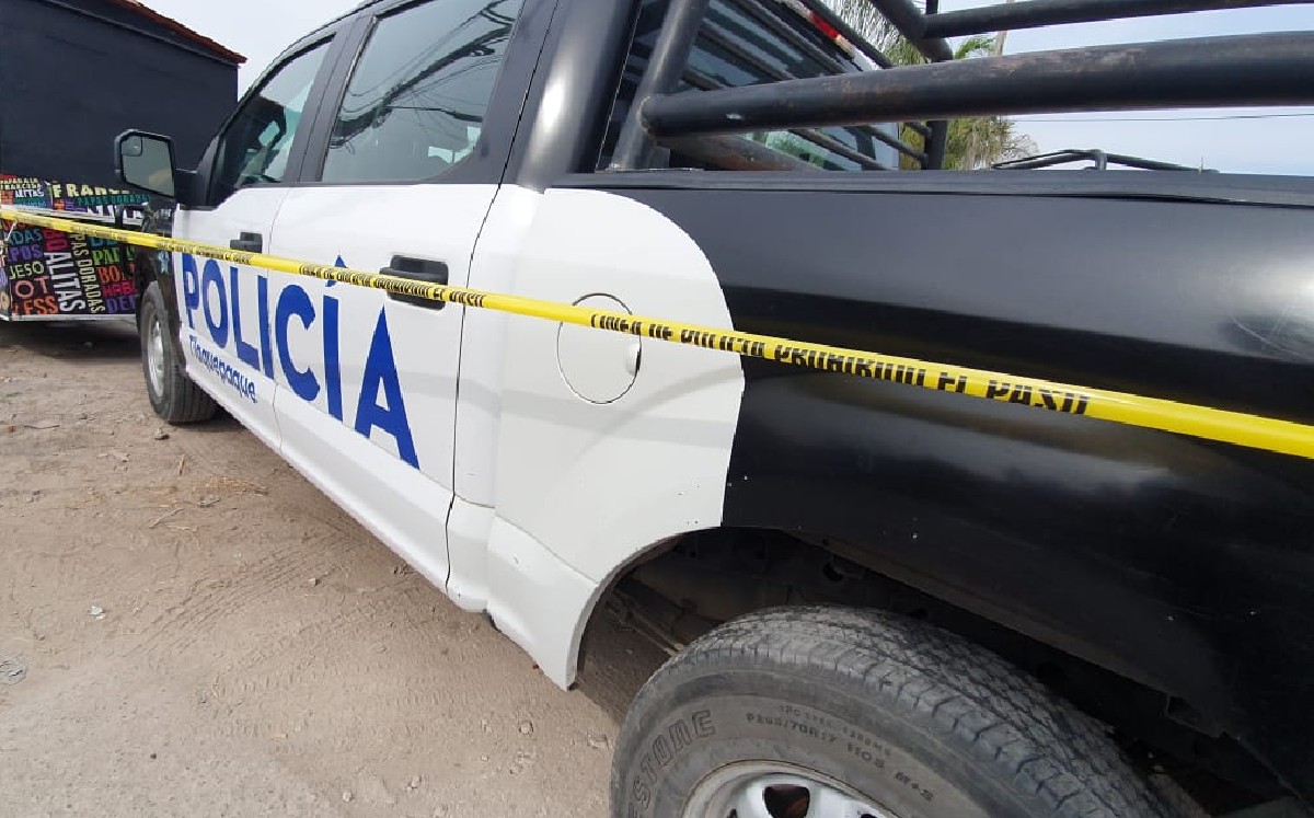 Los vecinos dieron aviso a las autoridades de la persona envuelta en la cobija / Juan Carlos Munguía