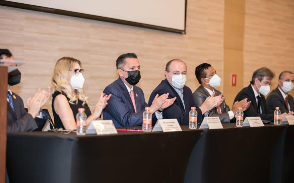 Colegio y Sociedad de Cirujanos Plásticos, Estéticos y Reconstructivos de Jalisco / Karla Victoria Rodríguez