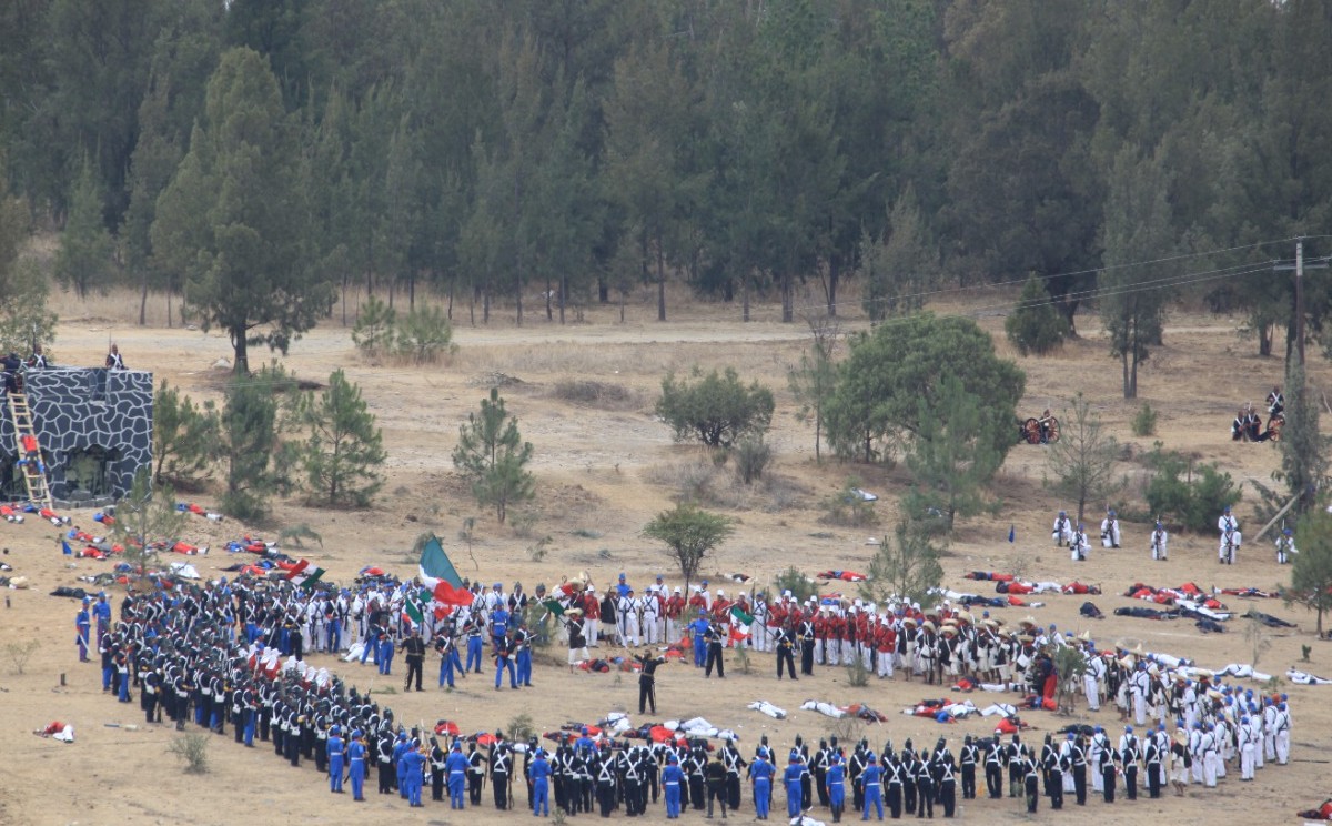 Escenificación de la Batalla de Puebla / Andrés Lobato