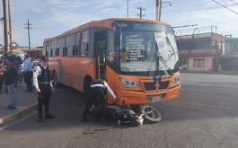 Motociclista resulta lesionado tras impactado por ruta 2 en avenida Ruiz Cortines.