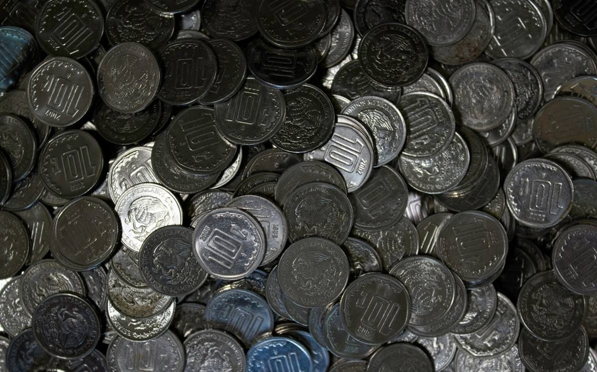 Monedas de 10 centavos se venden hasta en 30 mil pesos / Shutterstock