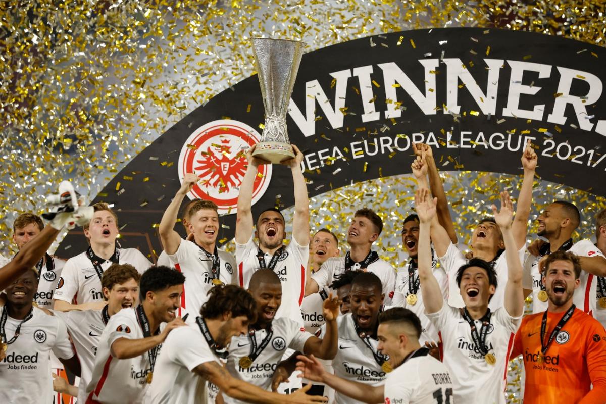 Eintracht Frankfurt levanta el título / Foto: Reuters
