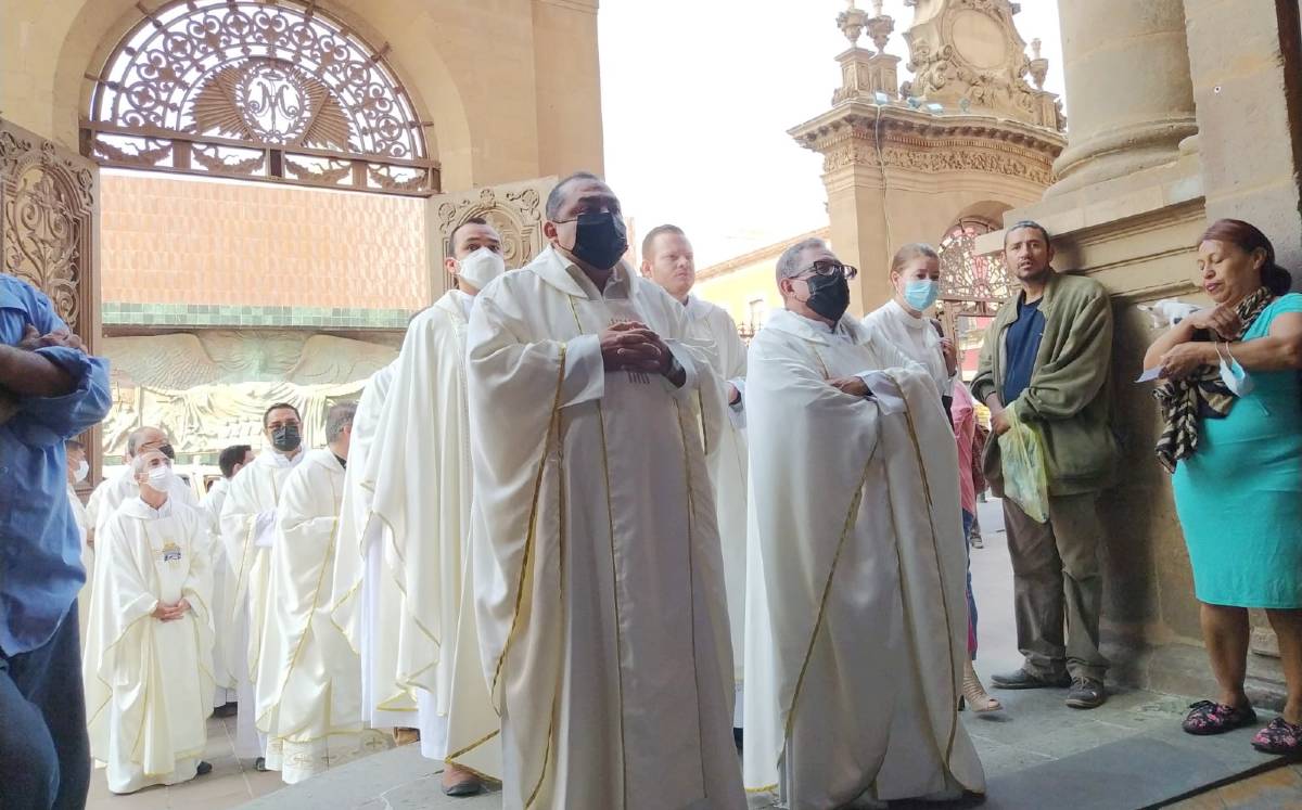 Celebran con misa a Nuestra Señora de la Luz, en León.-