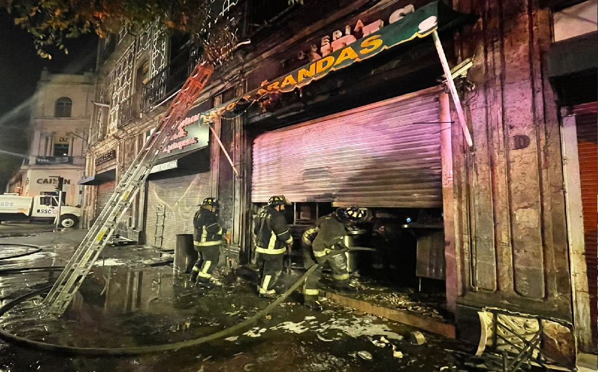 Se registra incendio en taquería Arandas / César Velázquez
