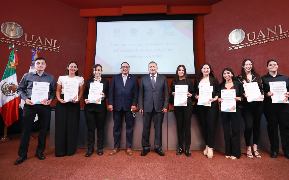 UANL recibe premio por desempeño de excelencia/ Especial
