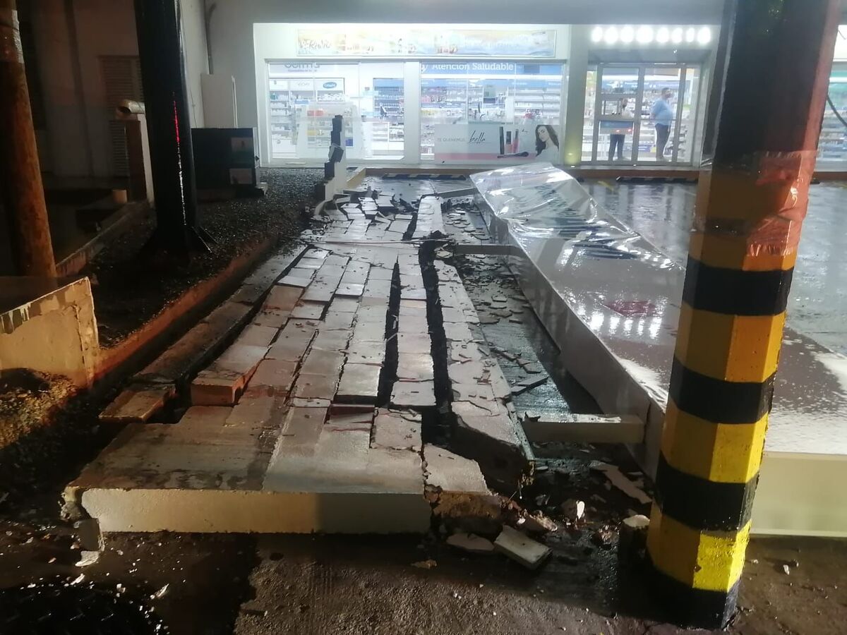 Lluvia y viento dejaron daños materiales en Torreón