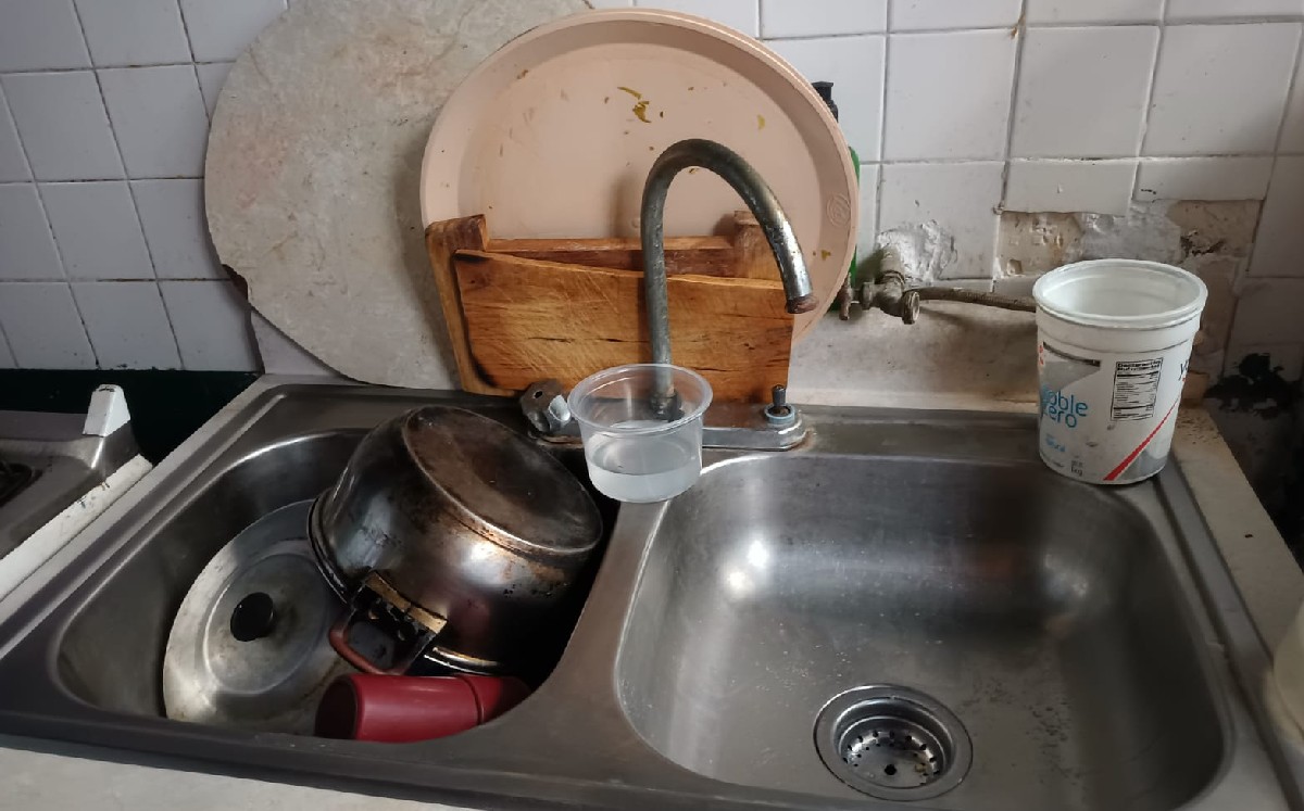 Vecinos de Valles del Huinalá tienen una semana sin agua. | Cynthia Pardo