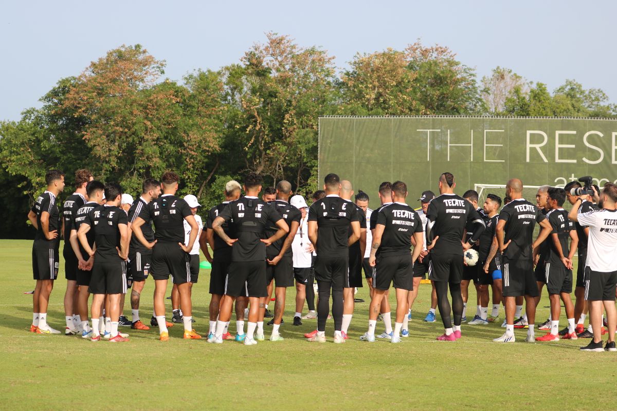 Jugadores de Tigres en la Riviera Maya / Club Tigres