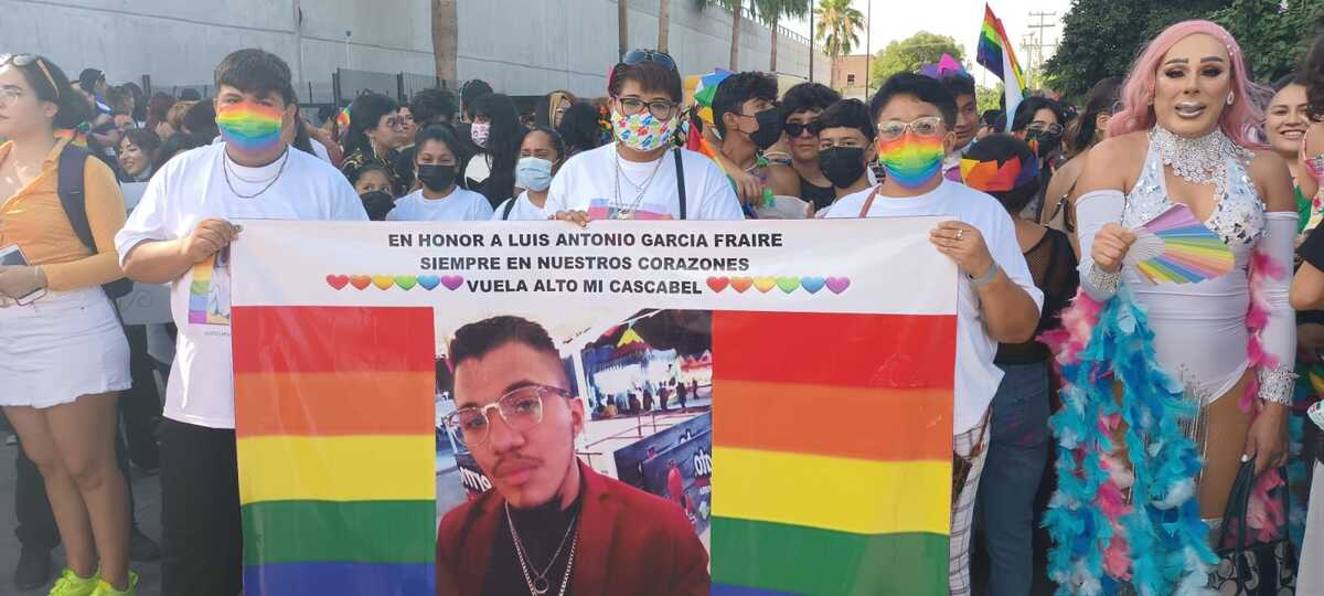 Familiares de Luis Antonio García Fraire pidieron justicia por su asesinato durante el Pride 2022 en Torreón.