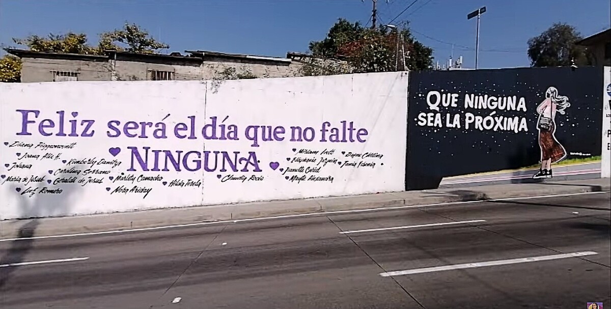 | Cortesía