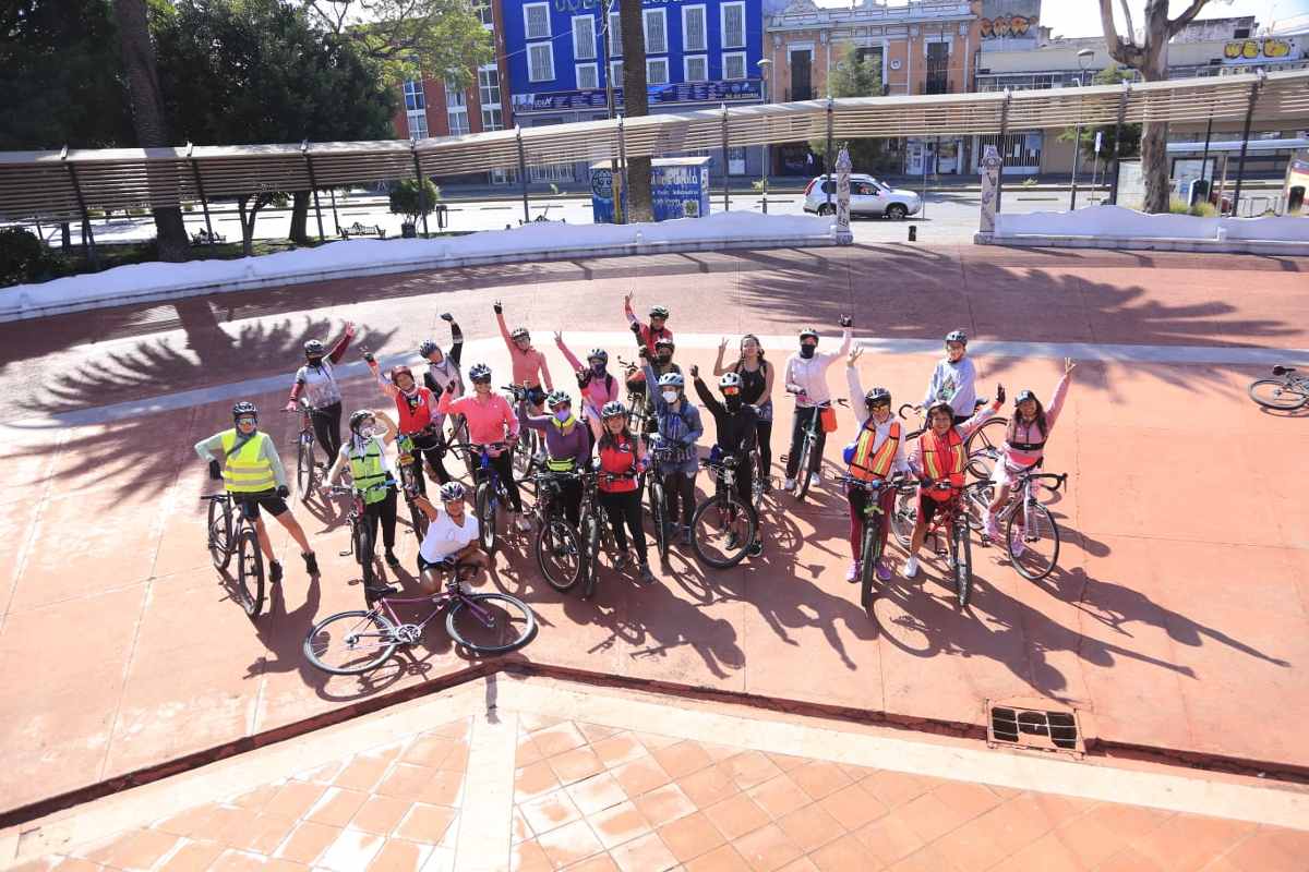 Las mujeres ciclistas se reunieron en Paseo Bravo / Andrés Lobato