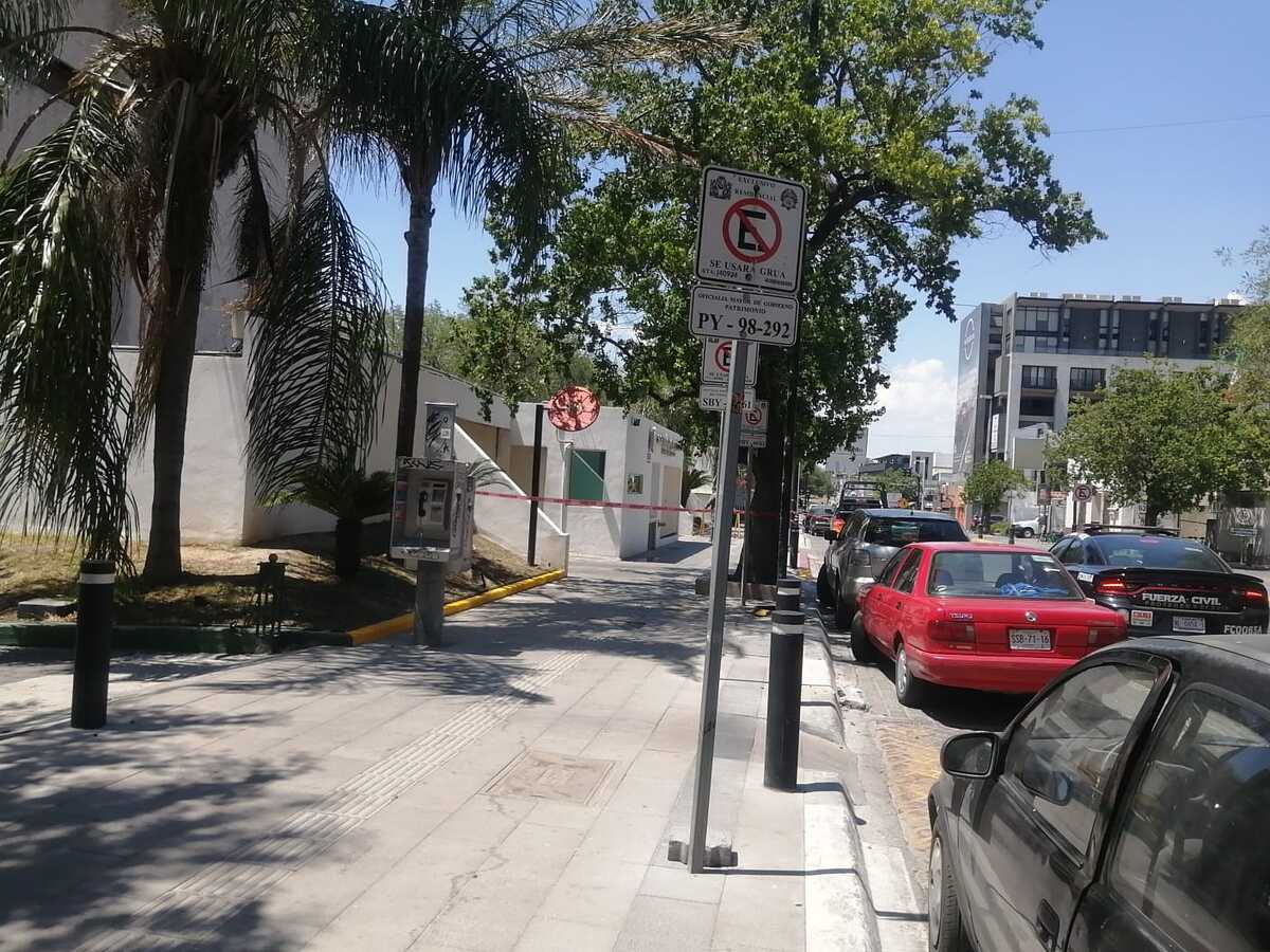 Hombre muere electrocutado en la Biblioteca Central en Monterrey / Miranda Arias