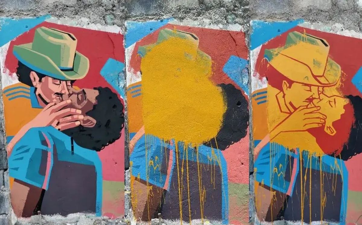 Intentan censurar pintura en Monterrey y artista la restaura