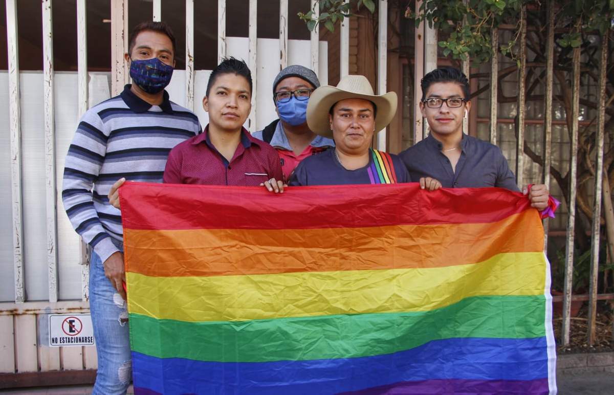 María José Flores Serrano y otras personas de la comunidad LGBT en Puebla / Melanie Torres