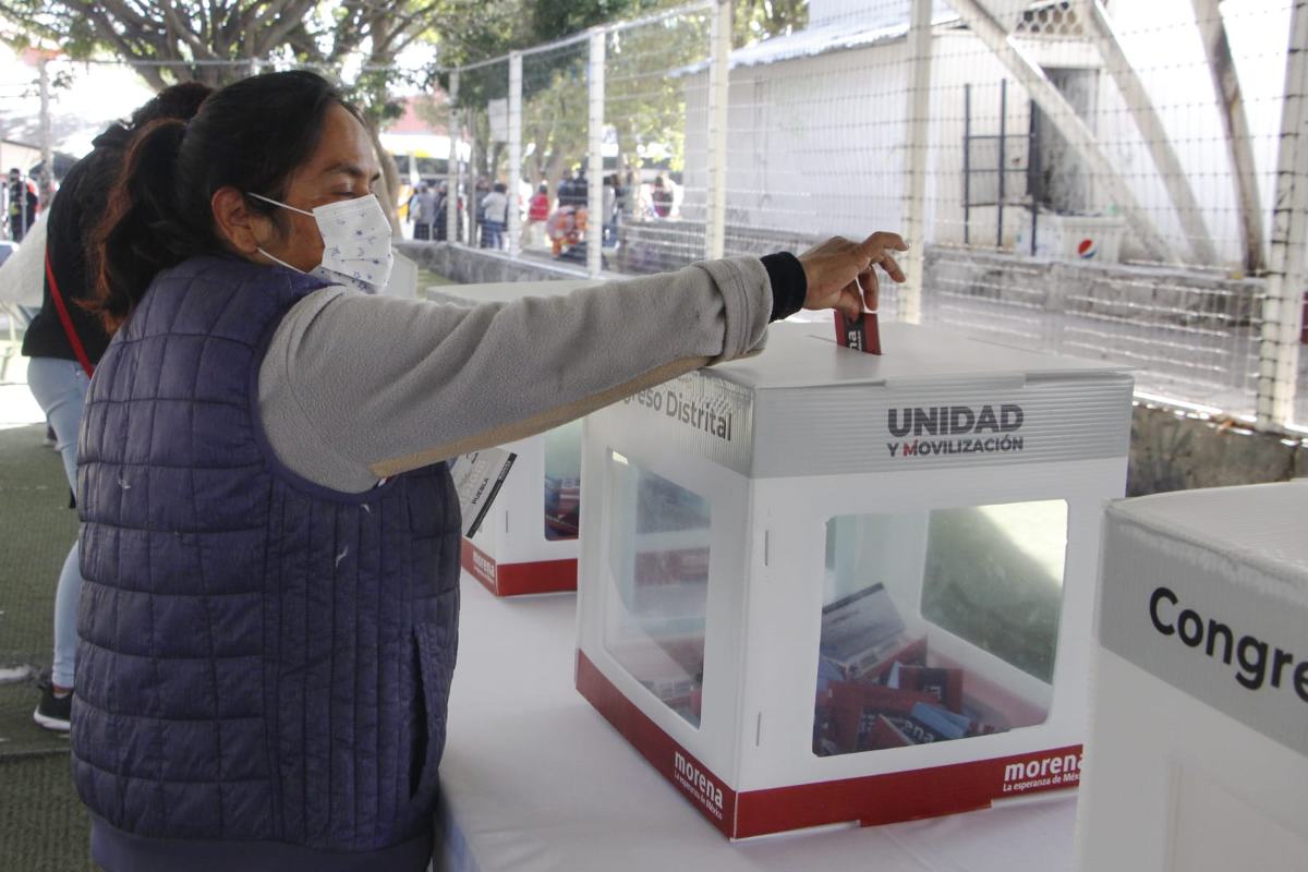Militantes de Morena en Puebla votan para elegir a consejo estatal / Melanie Torres