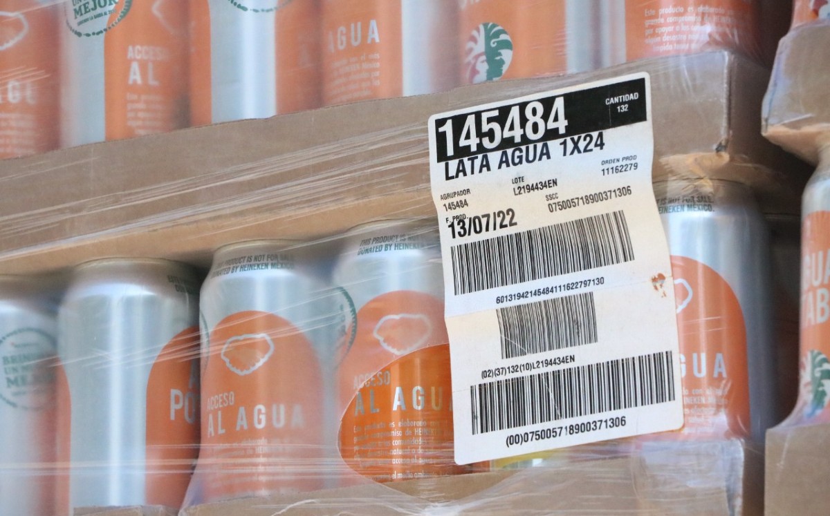 Nuevo León: Heineken dona agua potable a colonias afectadas/ Leonel Rocha