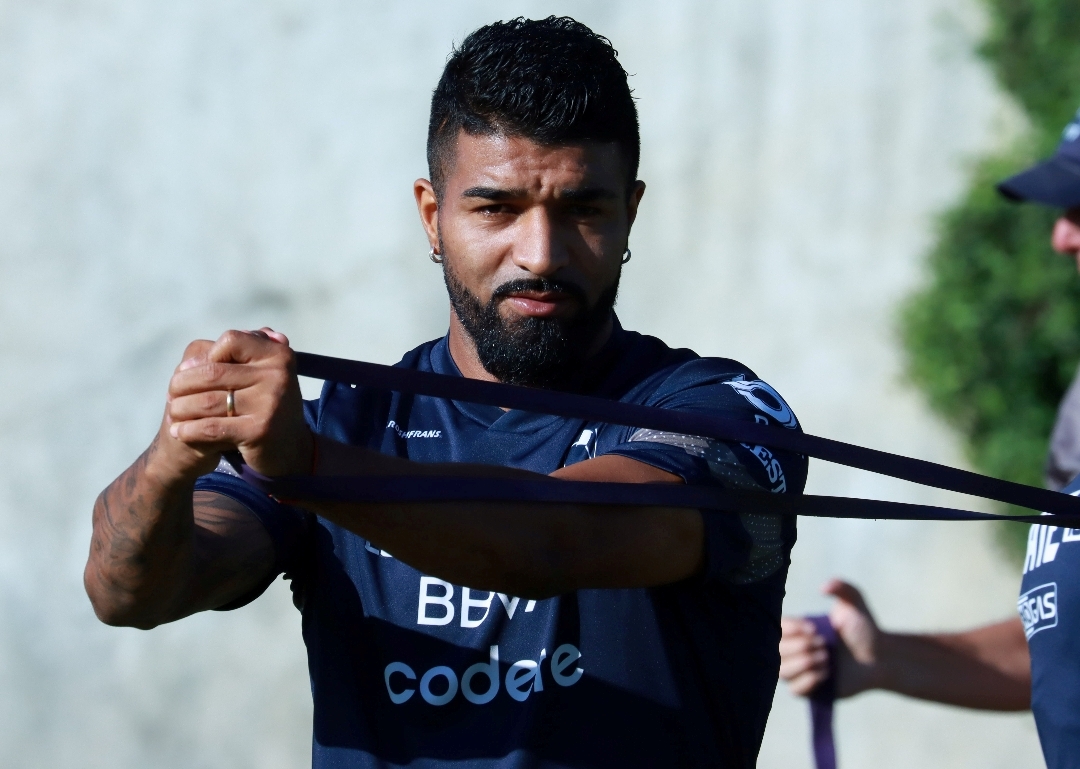 Rodrigo Aguirre durante el entrenamiento de Rayados de este miércoles / Twitter @Rayados
