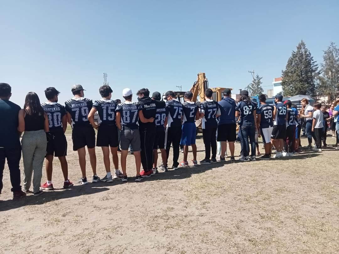 Integrantes del equipo Panteras se manifestaron para defender el campo donde entrenan / Twitter @CurulPuebla