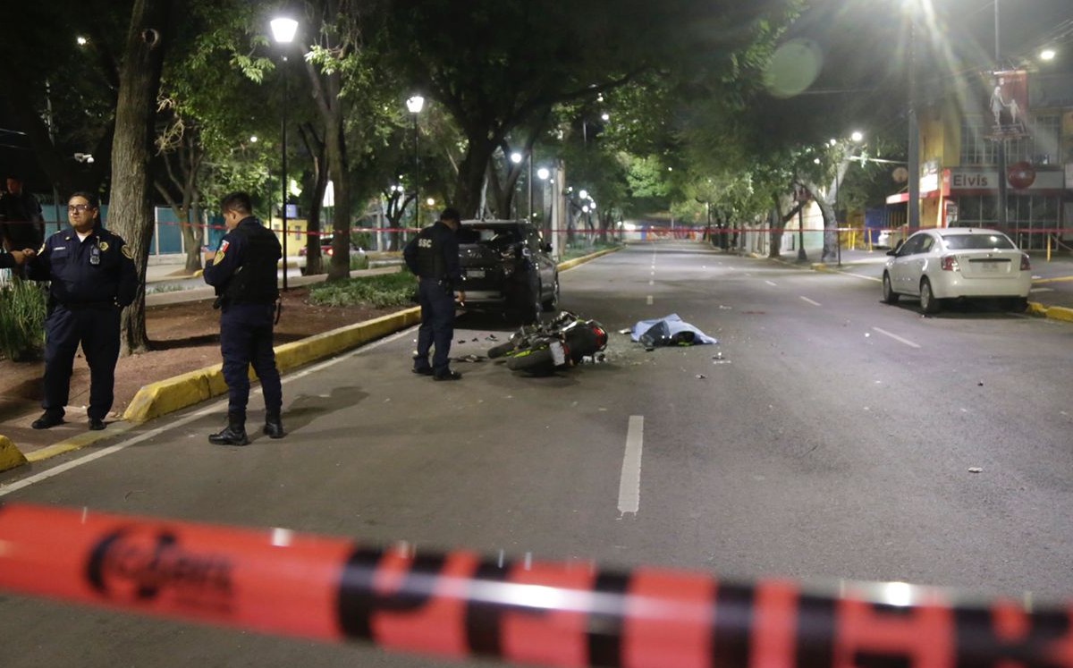 Motociclista muere al impactar camioneta / Enrique Luna