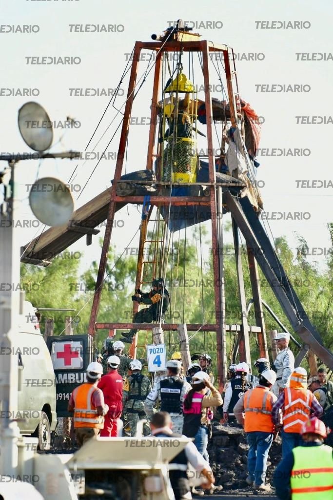 De manera extraoficial se informó que al salir del pozo, volverán a ingresar para descartar riesgos de rescatistas. / Iván Sánchez