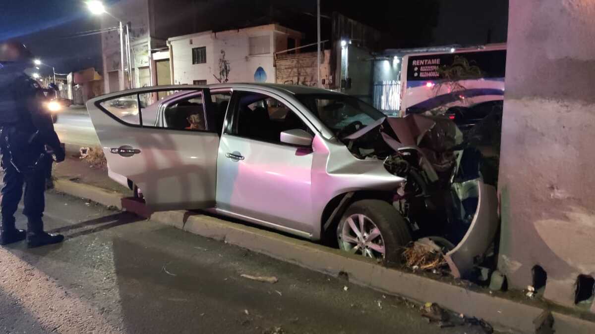 Conductor se queda dormido al volante y choca en Monterrey| Telediario ...